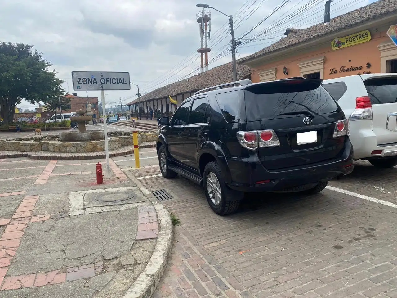 Toyota Fortuner foto 3