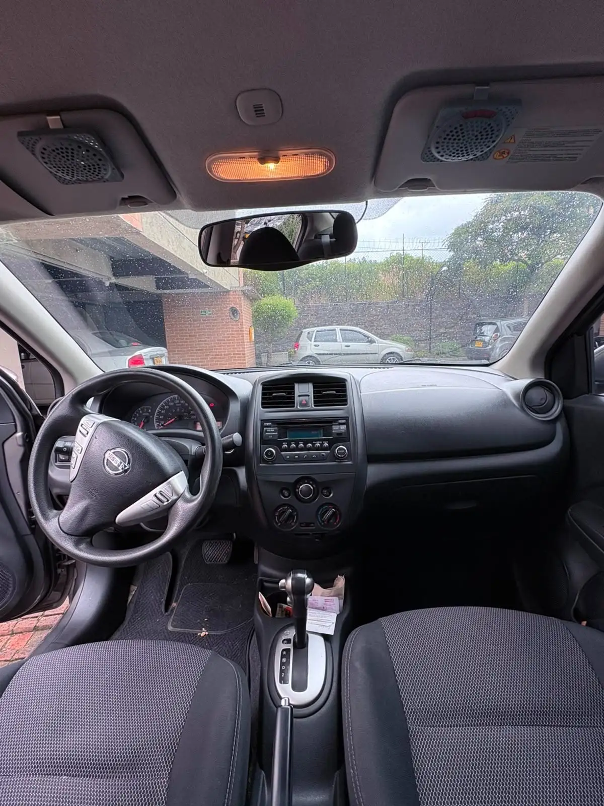 Nissan Versa foto 3