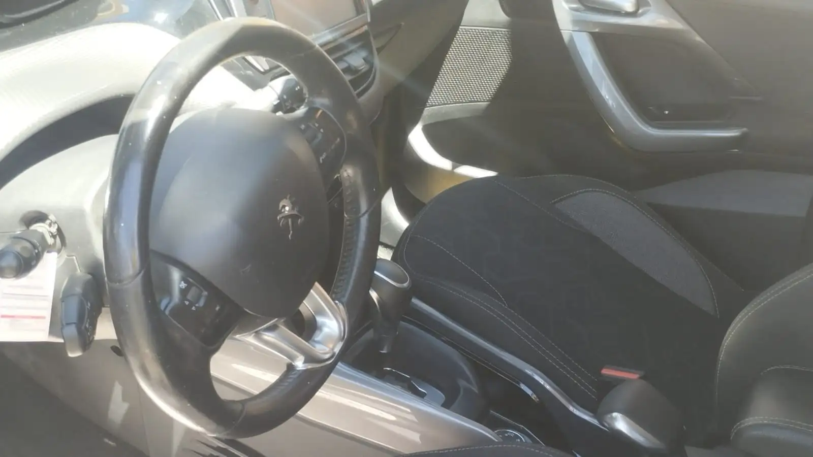 Peugeot 2008 foto 4