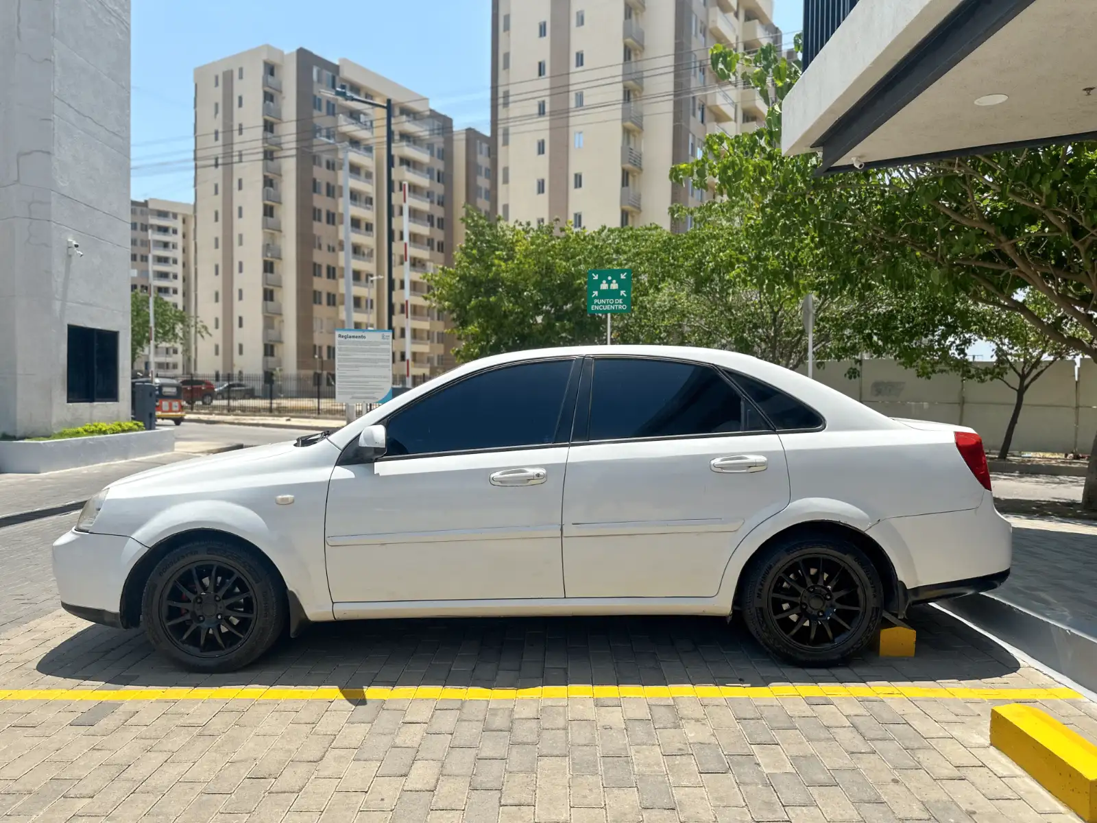 Chevrolet Optra foto 2