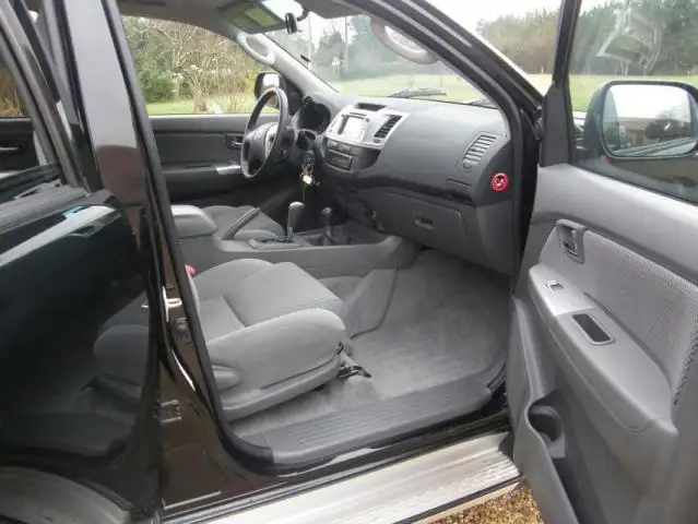 Toyota Hilux foto 2
