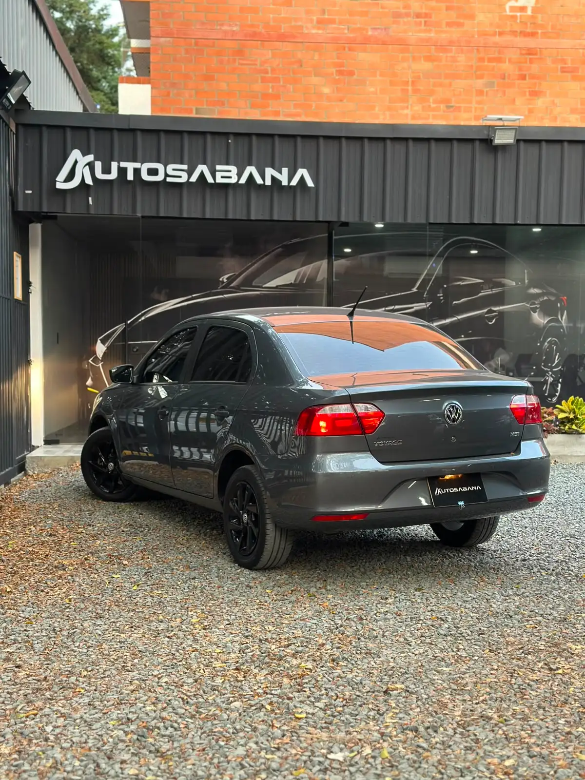 Volkswagen Voyage foto 3