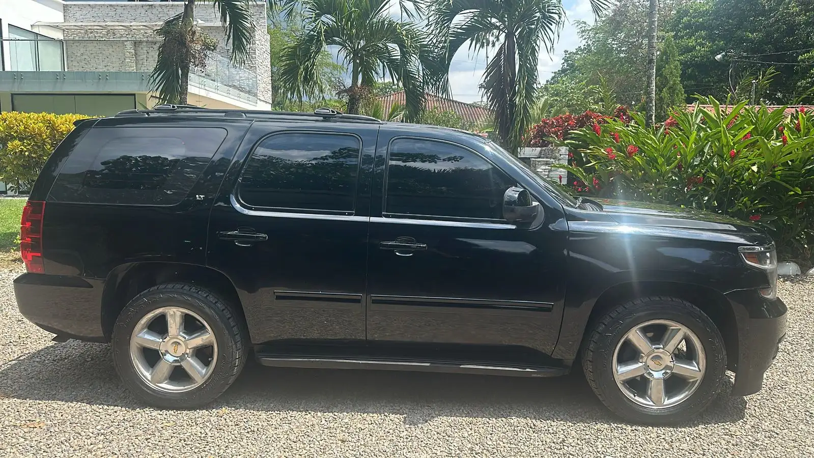 Chevrolet Tahoe foto 2