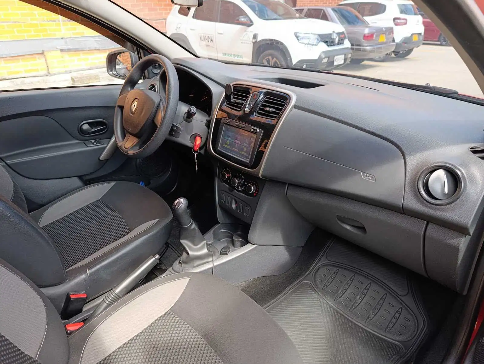Renault Sandero  foto 4