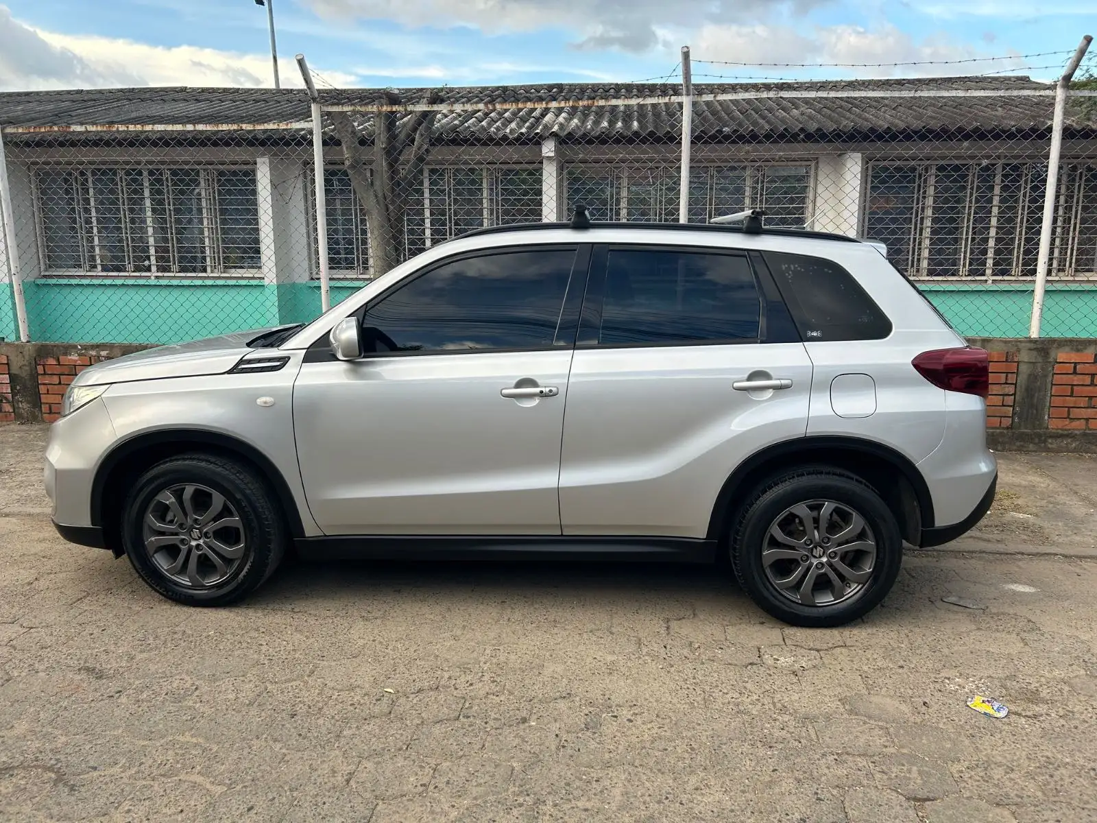 Suzuki Vitara  foto 1