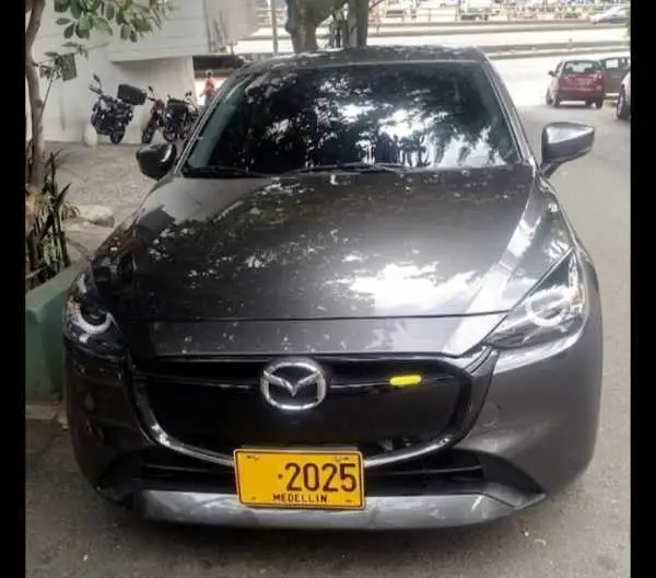 Mazda TOURING SEDAN AT 