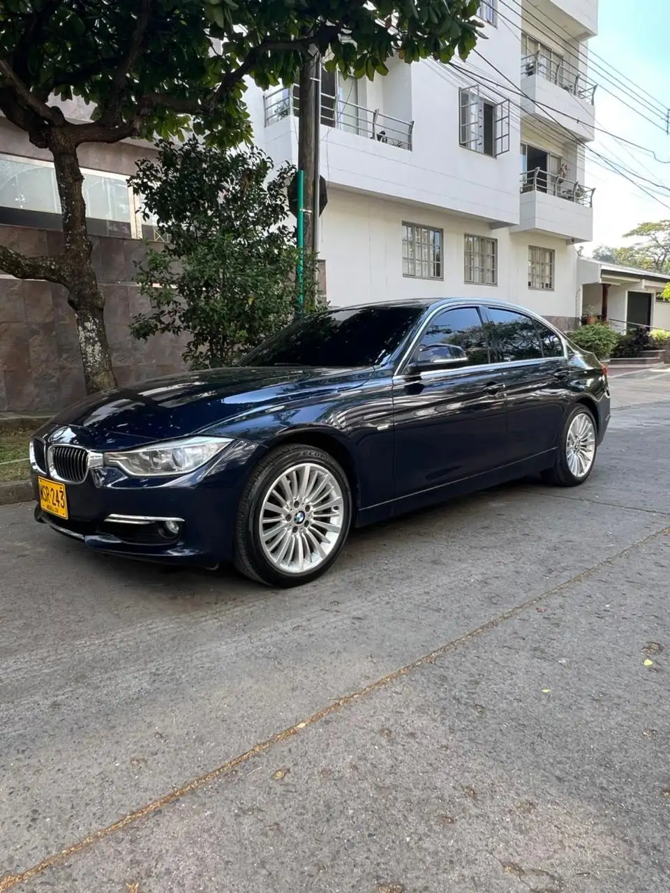 BMW 335i foto 1