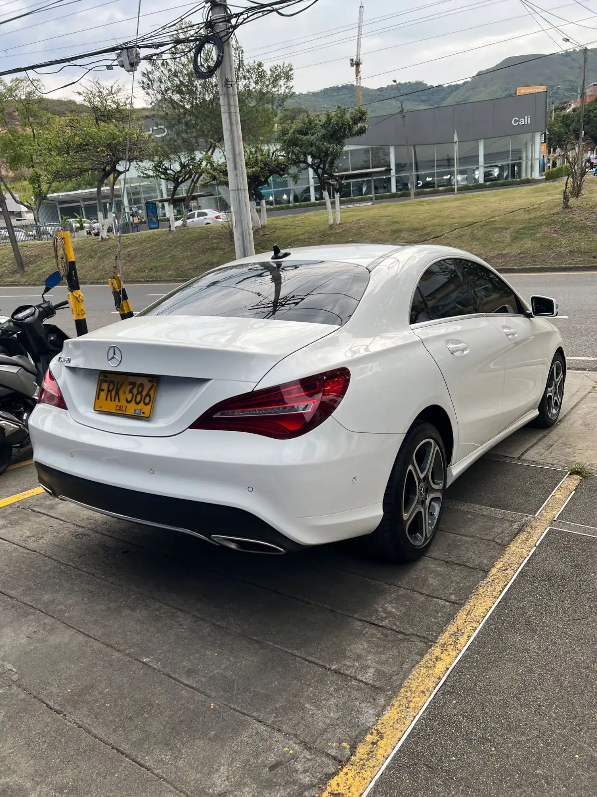 Mercedes-Benz CLA 180 foto 3