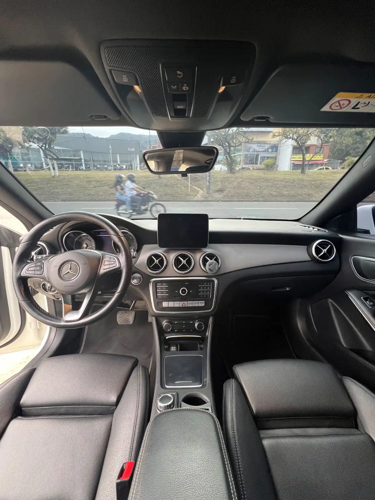 Mercedes-Benz CLA 180 foto 4