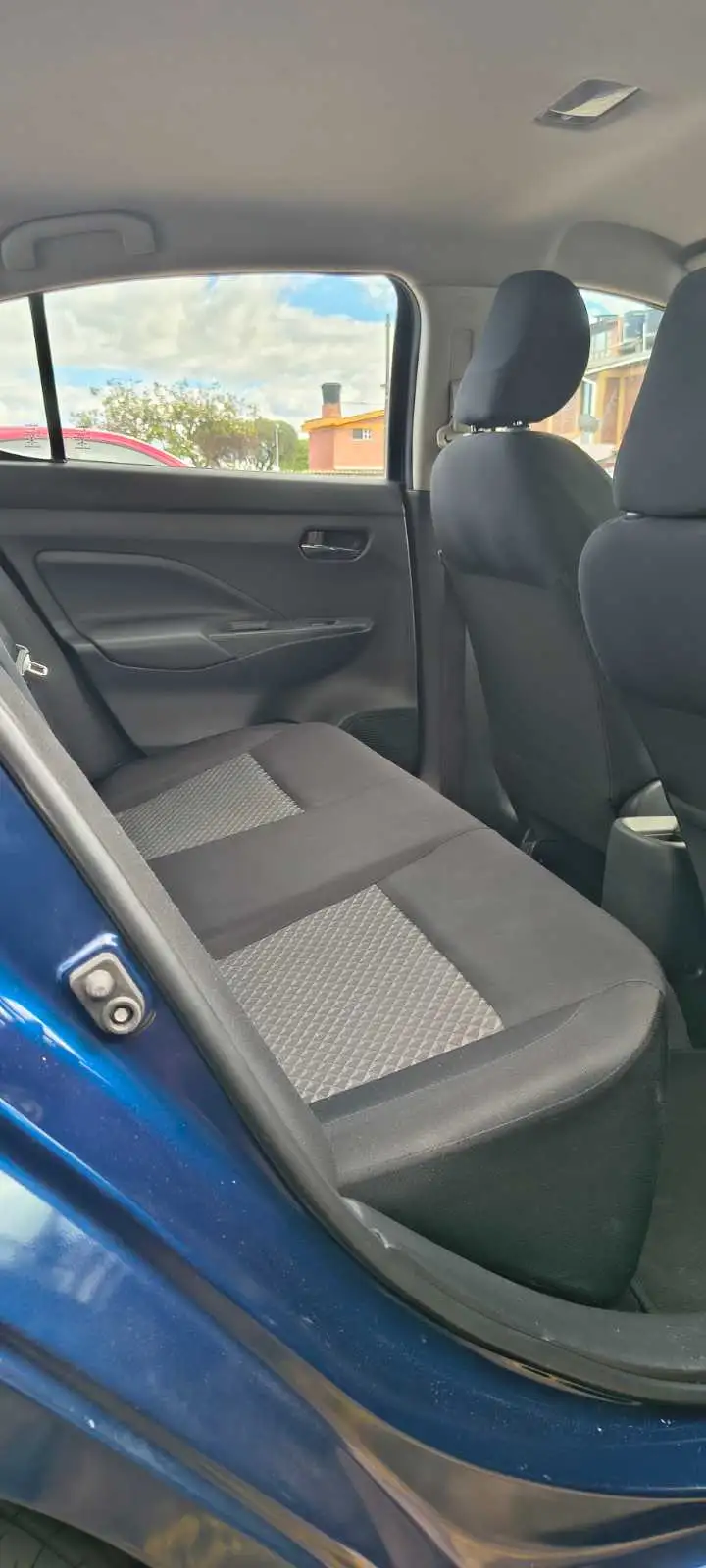 Nissan Versa  foto 3