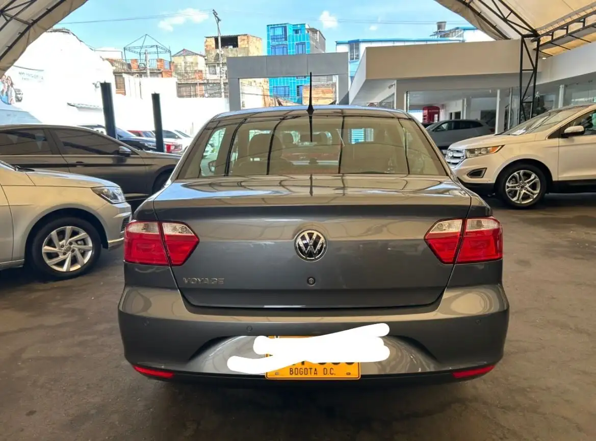Volkswagen Voyage foto 2