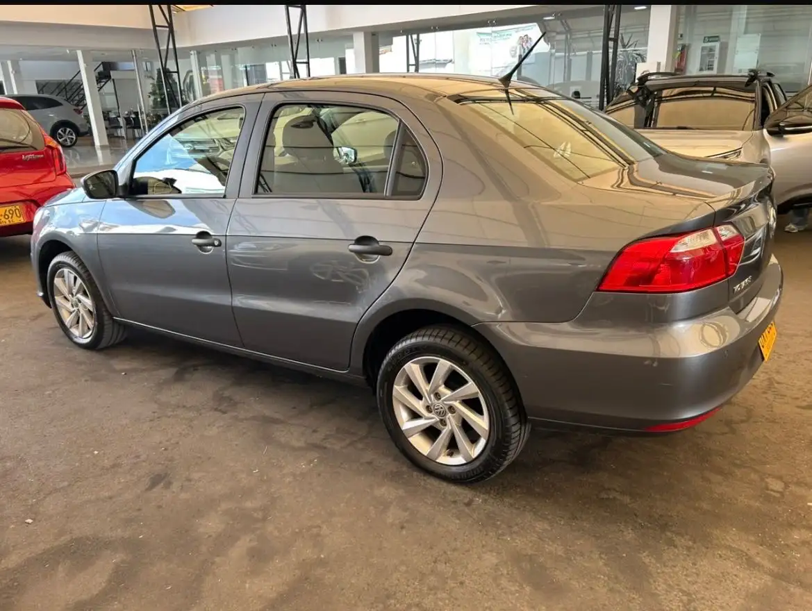 Volkswagen Voyage foto 3