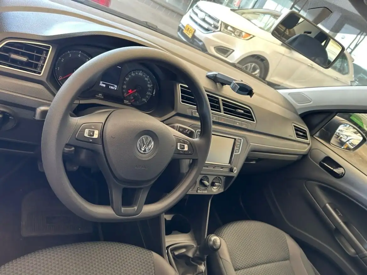 Volkswagen Voyage foto 4
