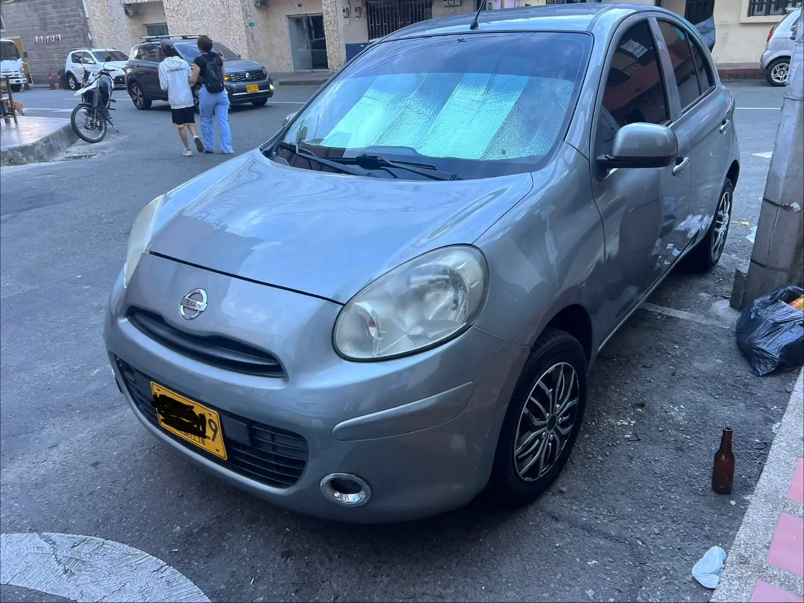 Nissan March foto 1