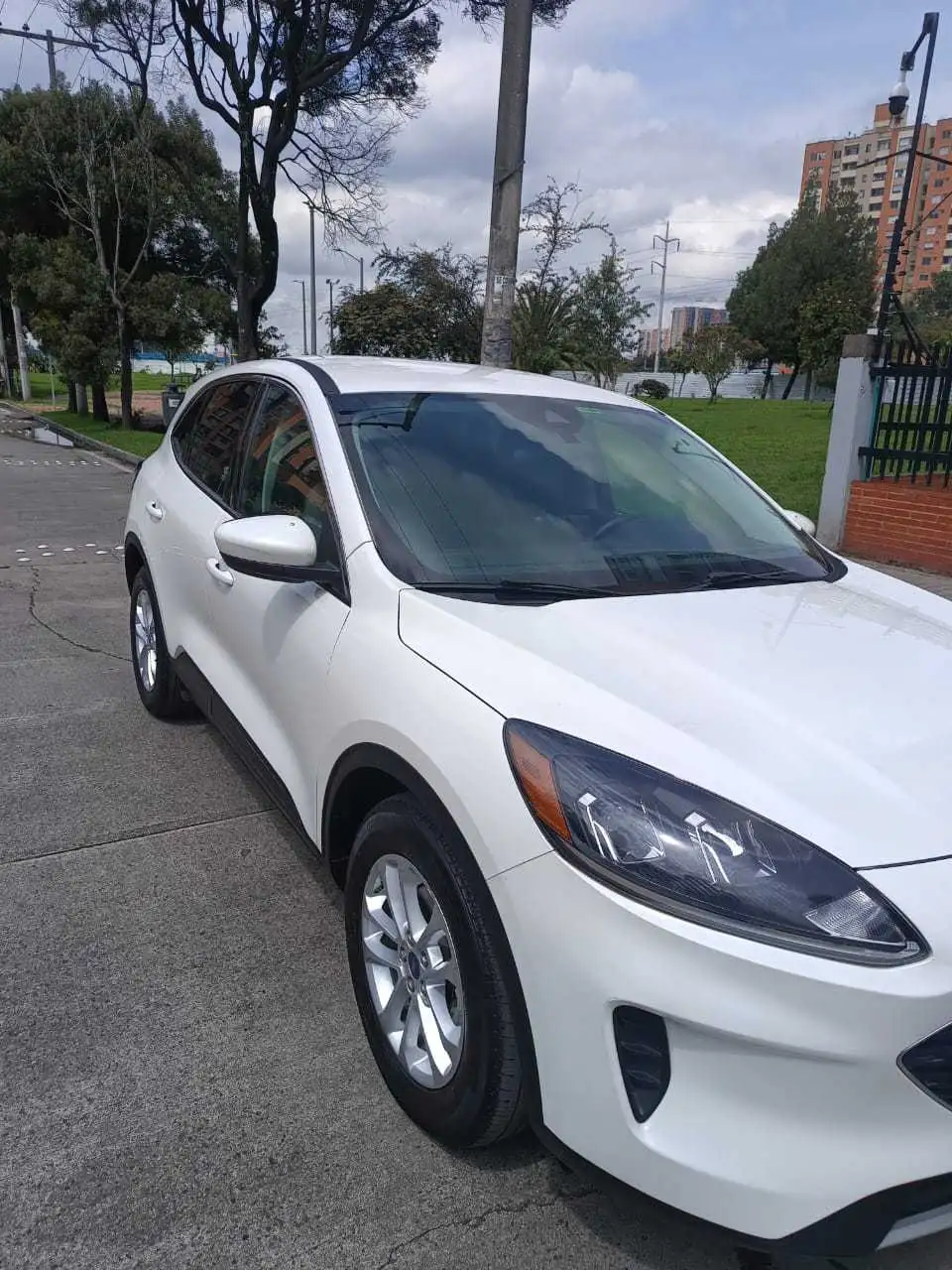Ford Ford escape híbrida 2021 se foto 1