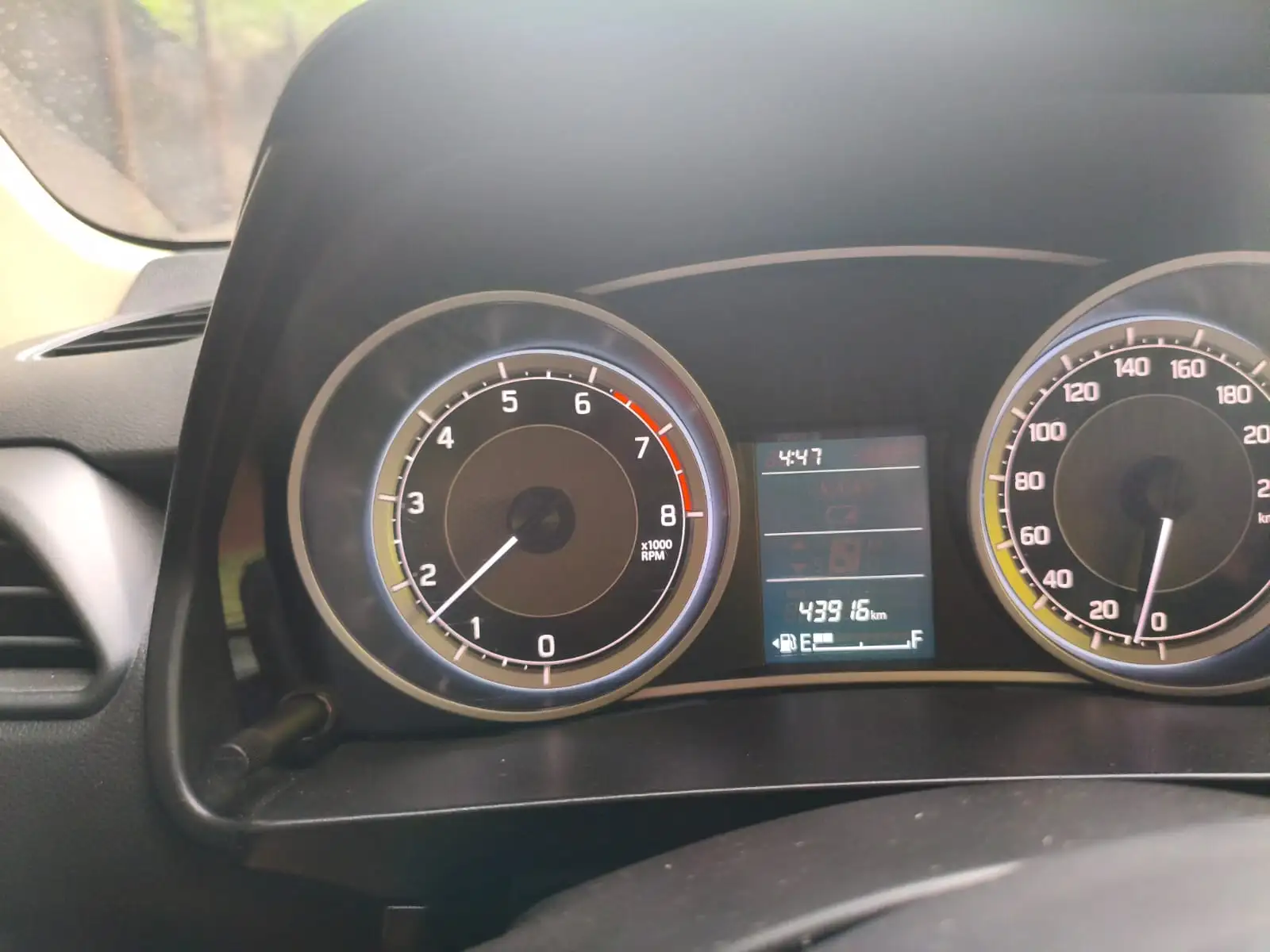 Suzuki SWIFT foto 2