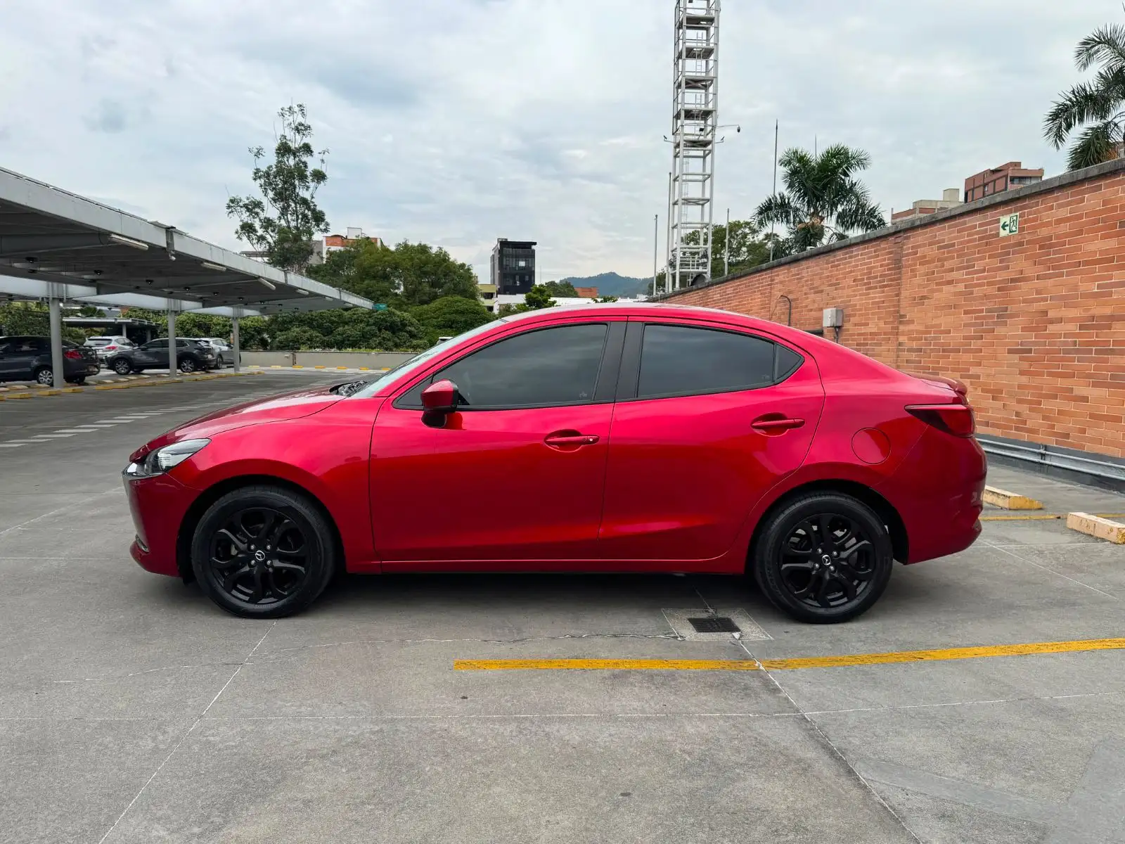 Mazda 2 Sedan  foto 4