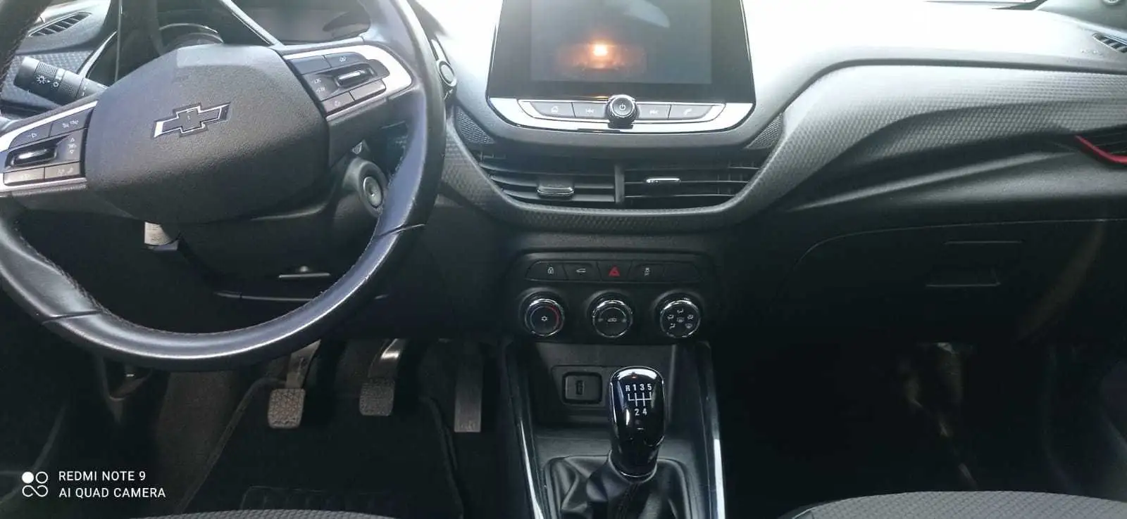 Chevrolet Onix RS foto 2