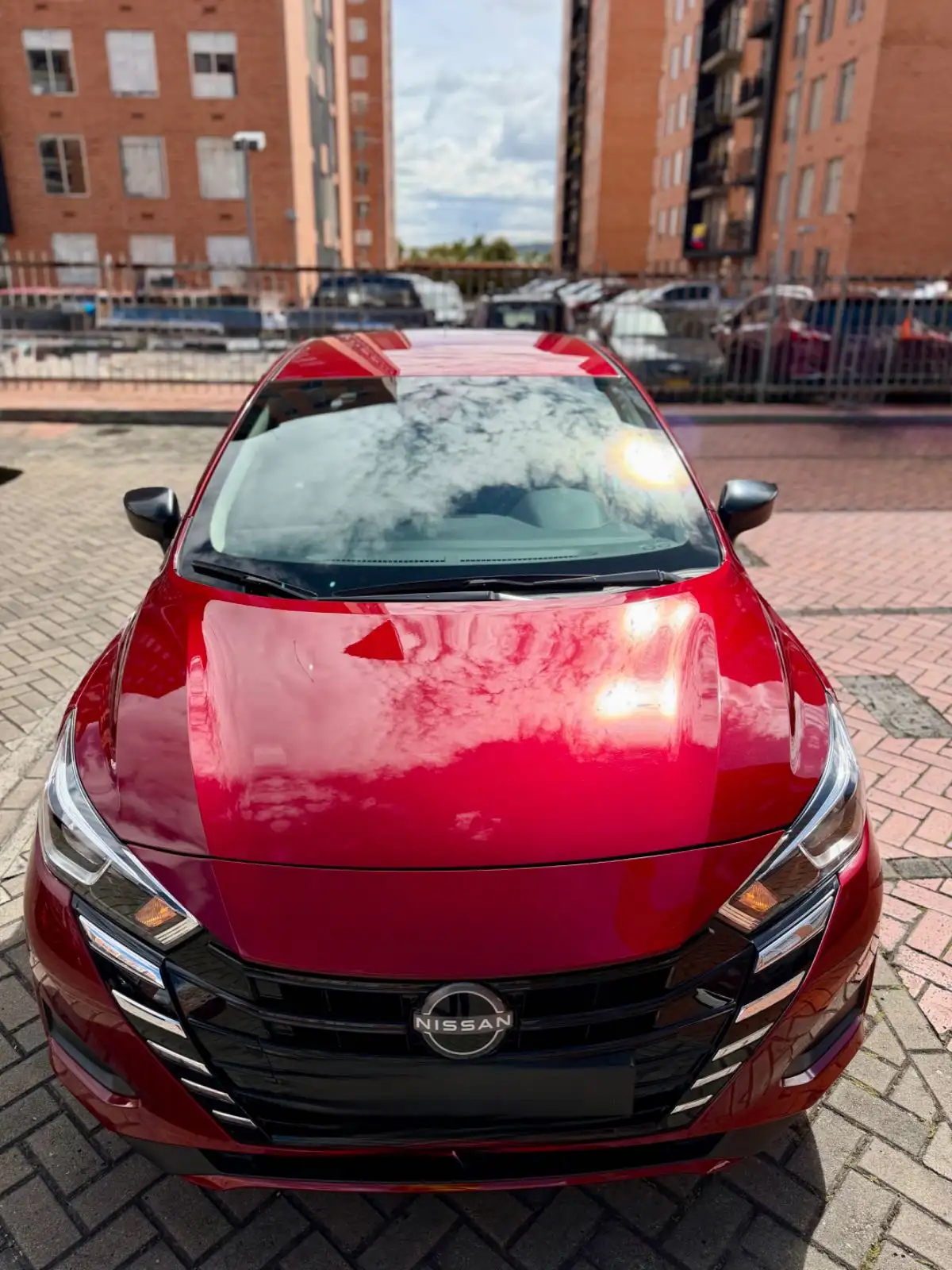 Nissan Versa foto 2