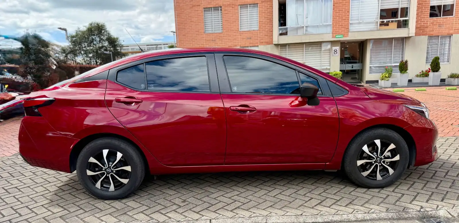 Nissan Versa foto 4